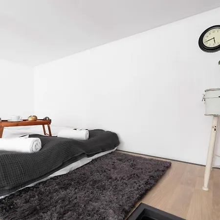 Lejlighed Dietla With A Mezzanine In The Center Of By Renters